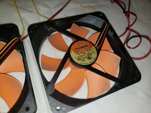 Two Thermaltake TT-1225T Case Fan - 120mm - Black w/ Orange blades w/ fan - Thumbnail 4