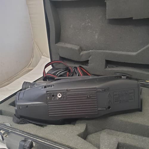 Vintage RCA Pro Wonder CLR200 VHS Camcorder with Hard Case & Accessories - Thumbnail 8