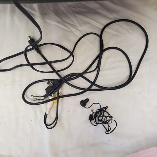 Vintage RCA Pro Wonder CLR200 VHS Camcorder with Hard Case & Accessories - Thumbnail 6