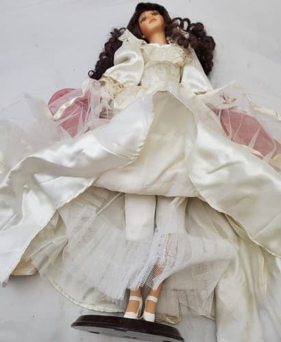 The Briony Collection Forever Friends Porcelain Fashion Doll - Thumbnail 8