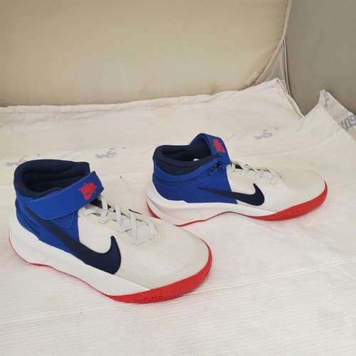 Nike Team Hustle DD7303-103 D 10 FlyEase Basketball Sneaker Shoes US Size 6.5 - Thumbnail 3