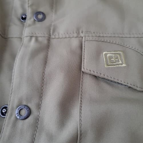 Lot of 2 Assorted Half Sleeve Shirts Size M - Thumbnail 9