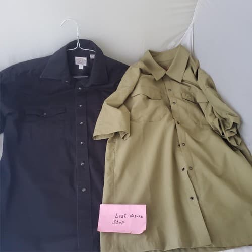 Lot of 2 Assorted Half Sleeve Shirts Size M - Thumbnail 15