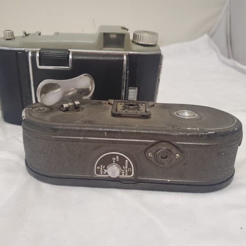 Lot of 3 Vintage Instamatic 304, Keytone 8 M.M & Kodak Tourist Camera - Thumbnail 8