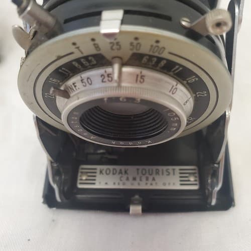 Lot of 3 Vintage Instamatic 304, Keytone 8 M.M & Kodak Tourist Camera - Thumbnail 15