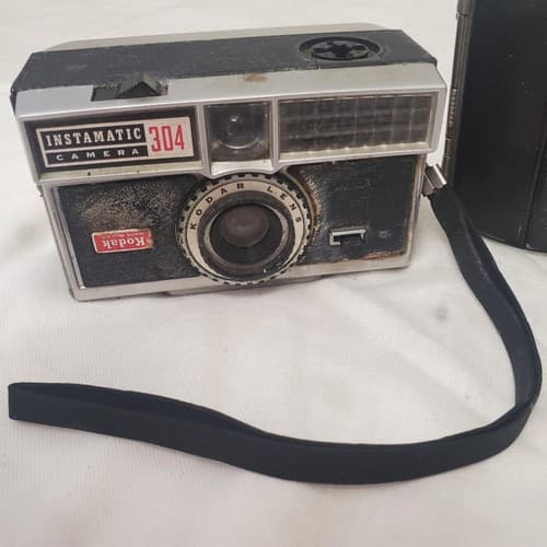 Lot of 3 Vintage Instamatic 304, Keytone 8 M.M & Kodak Tourist Camera - Thumbnail 17