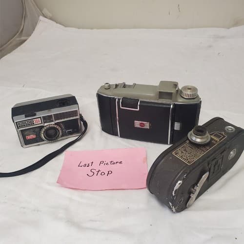 Lot of 3 Vintage Instamatic 304, Keytone 8 M.M & Kodak Tourist Camera - Thumbnail 18