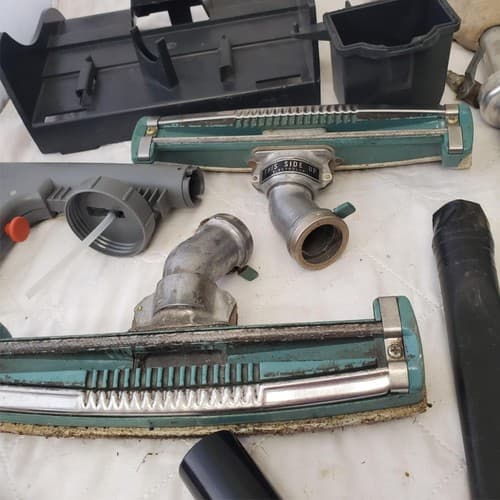 Lot of Assorted Vacuum Cleaner Replacement Brushes & Other Parts LOT 530 - Thumbnail 9