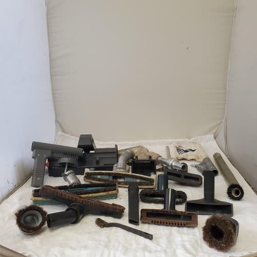 Lot of Assorted Vacuum Cleaner Replacement Brushes & Other Parts LOT 530 - Thumbnail 13