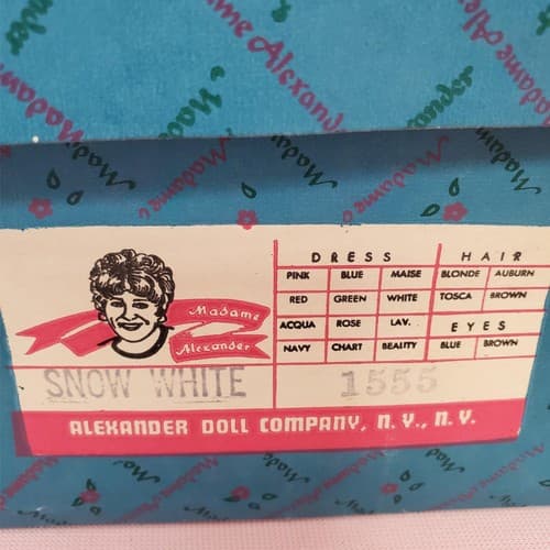 Madame Alexander #1555 Snow White Doll with Box & Stand - Thumbnail 3