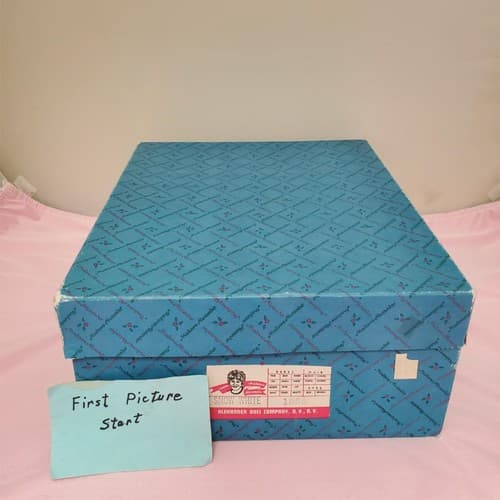 Madame Alexander #1555 Snow White Doll with Box & Stand - Thumbnail 2