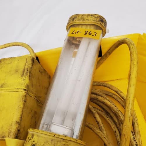 Woodhead Fluorescent Portable Handheld Work Light LOT-864 - Thumbnail 3