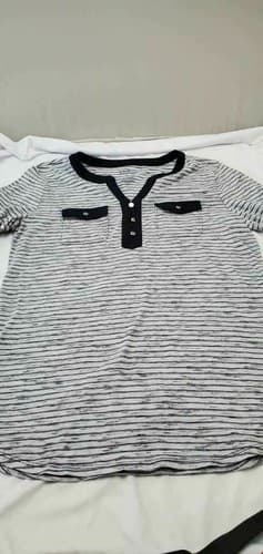 Croft & Barrow Women's Top Black White V Neck Short Sleeve Front Pockets Tee - Thumbnail 3