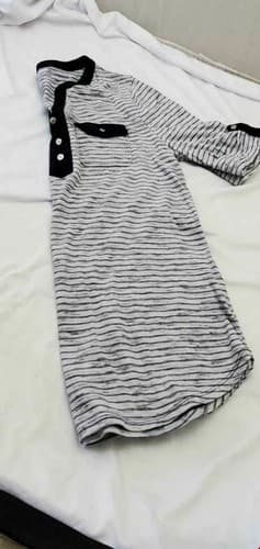 Croft & Barrow Women's Top Black White V Neck Short Sleeve Front Pockets Tee - Thumbnail 6