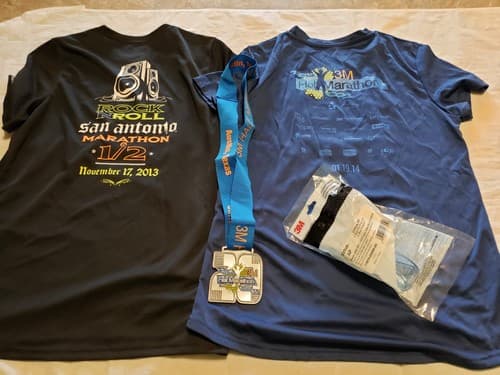 Used Rock NRoll San Antonio 3M Half Marathon Austin Texas Finisher Medal T-Shirt - Image 1