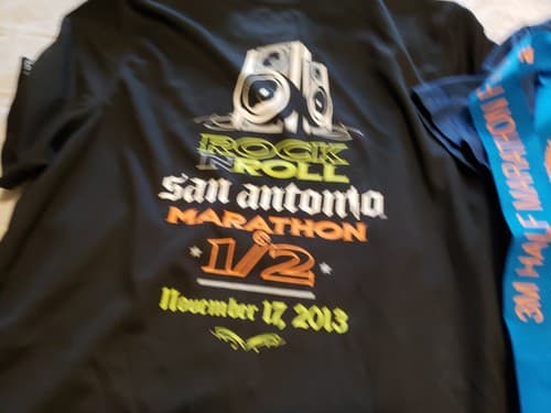 Used Rock NRoll San Antonio 3M Half Marathon Austin Texas Finisher Medal T-Shirt - Thumbnail 4