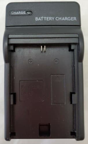 Video / Digital Camera Travel Battery Charger DC 8.4V - 100/240 V - Image 1