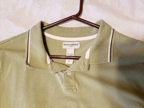 Used Banana Republic Branded Short Sleeve Shirt in Size XL Cotton Spandex Blend. - Thumbnail 2