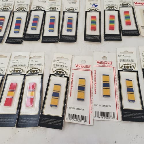 Lot of Assorted Military Ribbon Bars and Pins - Thumbnail 10