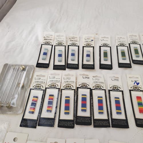 Lot of Assorted Military Ribbon Bars and Pins - Thumbnail 8