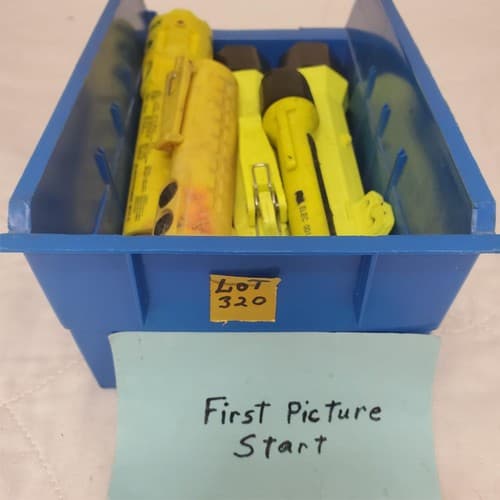 Lot of 5 Pelican SabreLite 2000 Submersible LED Flashlight & Streamlight LOT-320 - Thumbnail 2