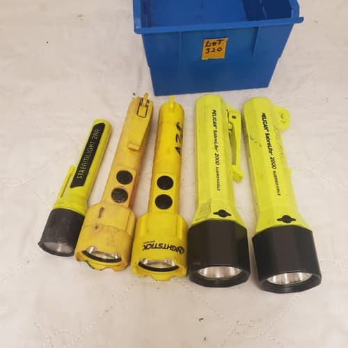 Lot of 5 Pelican SabreLite 2000 Submersible LED Flashlight & Streamlight LOT-320 - Image 1