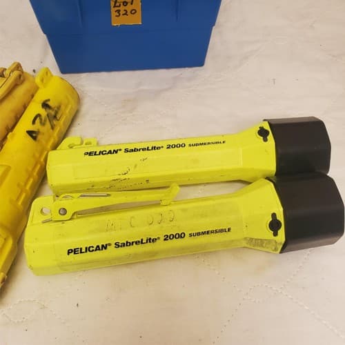 Lot of 5 Pelican SabreLite 2000 Submersible LED Flashlight & Streamlight LOT-320 - Thumbnail 4