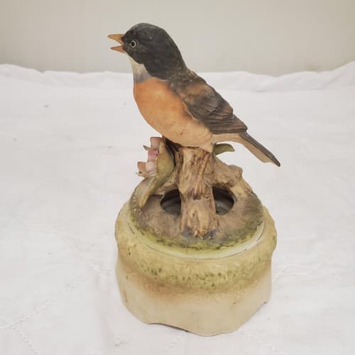 Lefton #KW7229 Porcelain Sparrow figurine Music Box - Thumbnail 3