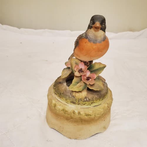 Lefton #KW7229 Porcelain Sparrow figurine Music Box - Thumbnail 2