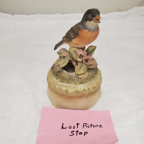 Lefton #KW7229 Porcelain Sparrow figurine Music Box - Thumbnail 6
