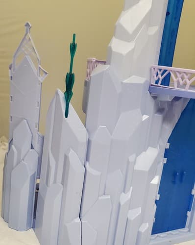 Disney Frozen Elsa's Ice Magic Palace Playset - Thumbnail 10