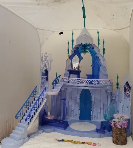 Disney Frozen Elsa's Ice Magic Palace Playset - Thumbnail 12