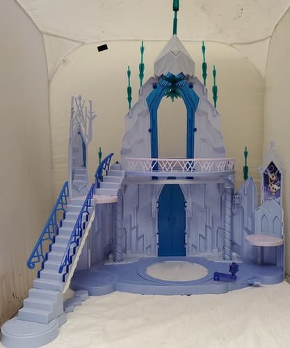 Disney Frozen Elsa's Ice Magic Palace Playset - Thumbnail 11