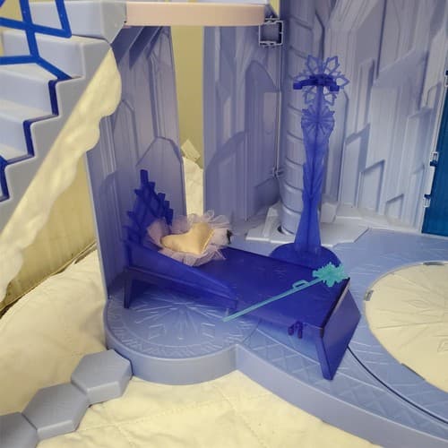 Disney Frozen Elsa's Ice Magic Palace Playset - Thumbnail 14