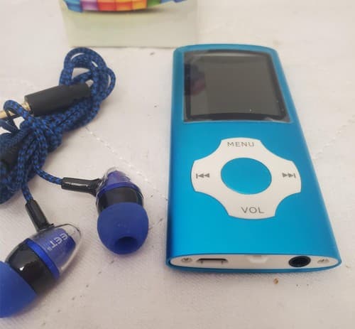 MP3/MP4 Blue Music Player with FM Radio Voice Record & Reet Handsfree - Thumbnail 5