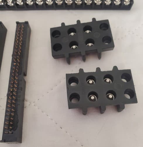 Lot of Computer Electronics Pin Connectors - Thumbnail 4