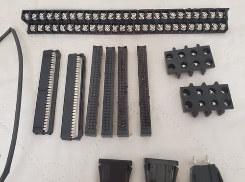 Lot of Computer Electronics Pin Connectors - Thumbnail 6