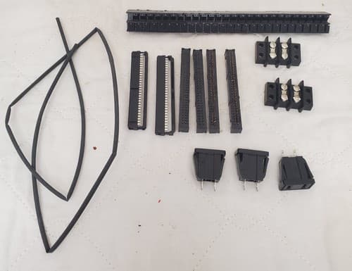 Lot of Computer Electronics Pin Connectors - Thumbnail 8