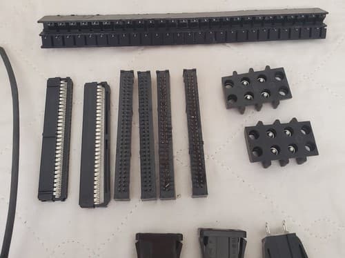 Lot of Computer Electronics Pin Connectors - Thumbnail 7