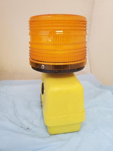 Federal Signal Battery Powered BPL26ST Strobe Warning Light Amber - Thumbnail 2
