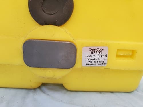 Federal Signal Battery Powered BPL26ST Strobe Warning Light Amber - Thumbnail 4