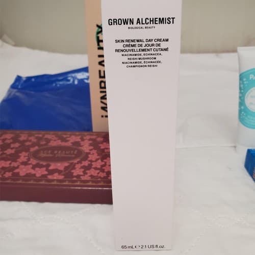 Lot of 5 Mixed Brands Makeup & Skin Care Products - Thumbnail 10