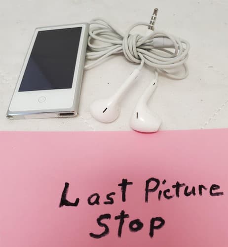 Apple A1446 7th Generation Silver Ipod with Wired Earpods - Thumbnail 6