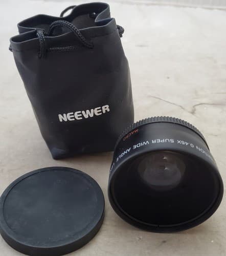 NEEWER Digital High Definition 0.45x Super Wide Angle Lense with Macro - Image 1
