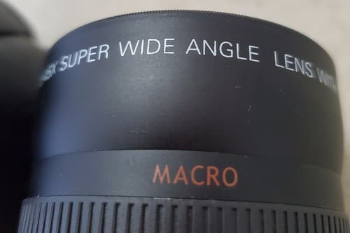 NEEWER Digital High Definition 0.45x Super Wide Angle Lense with Macro - Thumbnail 3