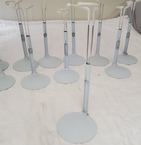 Lot of 13 Assorted White Adjustable Doll Stands - Thumbnail 6