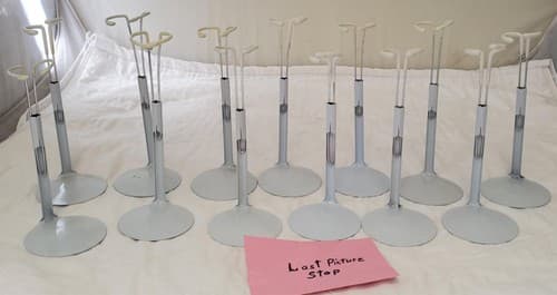 Lot of 13 Assorted White Adjustable Doll Stands - Thumbnail 8