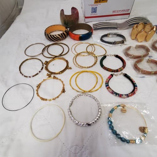 Lot of Assorted Various Bangles, Ear Rings & Bracelet LOT-8 - Thumbnail 3
