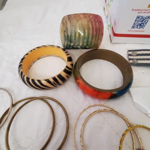 Lot of Assorted Various Bangles, Ear Rings & Bracelet LOT-8 - Thumbnail 5