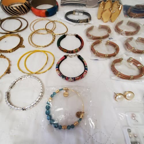 Lot of Assorted Various Bangles, Ear Rings & Bracelet LOT-8 - Thumbnail 8